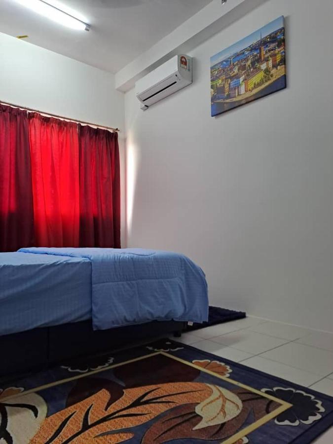 Impiana Homestay Near Putrajaya, Cyberjaya, Musliem Only,Wifi,Netflix カンパング・デンキル エクステリア 写真