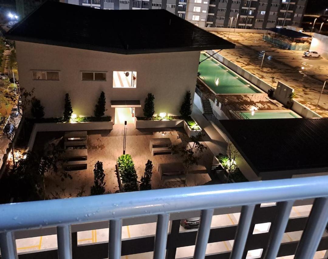 Impiana Homestay Near Putrajaya, Cyberjaya, Musliem Only,Wifi,Netflix カンパング・デンキル エクステリア 写真