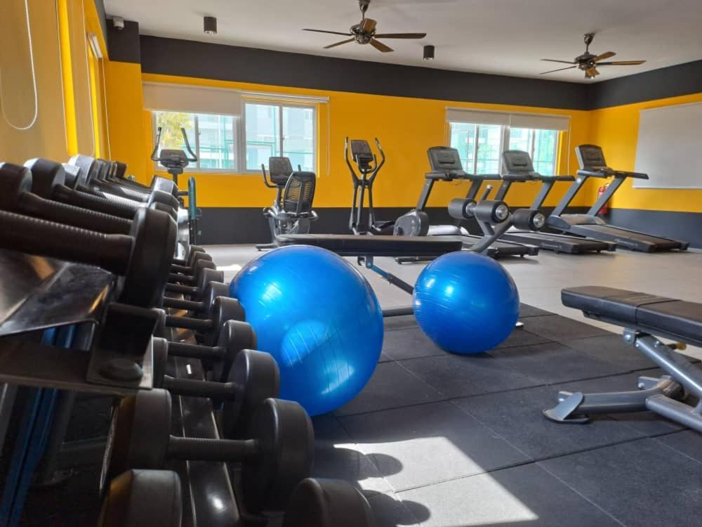 Impiana Homestay Near Putrajaya, Cyberjaya, Musliem Only,Wifi,Netflix カンパング・デンキル エクステリア 写真