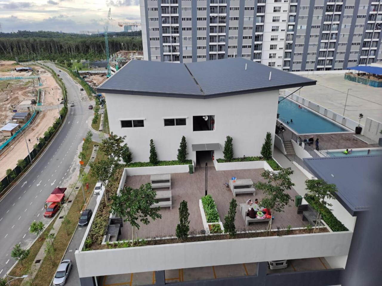 Impiana Homestay Near Putrajaya, Cyberjaya, Musliem Only,Wifi,Netflix カンパング・デンキル エクステリア 写真